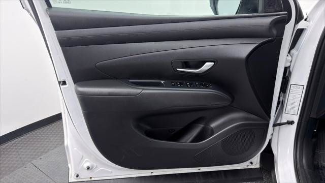 Used 2025 Hyundai Santa Cruz SEL FWD image 12