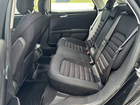 Used 2014 Ford Fusion SE FWD image 11