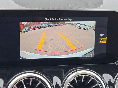 Used 2021 Mercedes-Benz GLB 250 4MATIC image 30