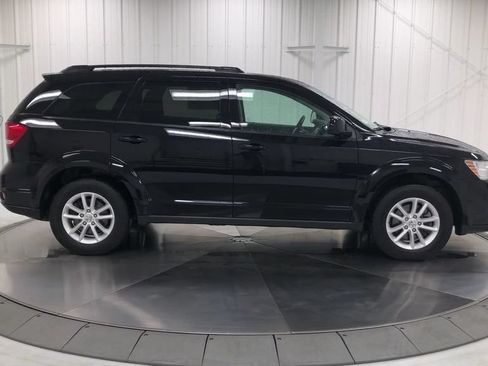 Used 2017 Dodge Journey SXT w/ Comfort/Convenience Group FWD image 9