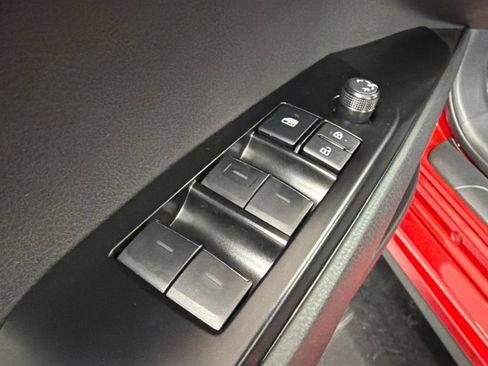 Used 2026 Toyota Camry Hybrid FWD image 20
