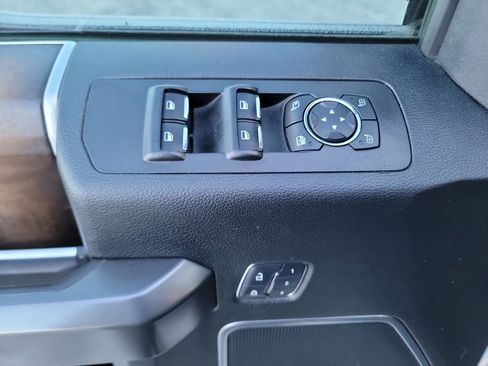 Used 2018 Ford F150 Limited w/ Trailer Tow Package image 11