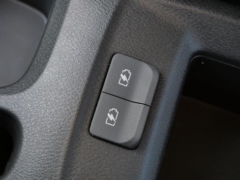 Used 2024 Nissan Versa S w/ Trunk Package image 31