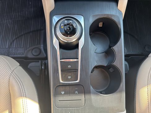 Used 2020 Ford Escape SEL image 36