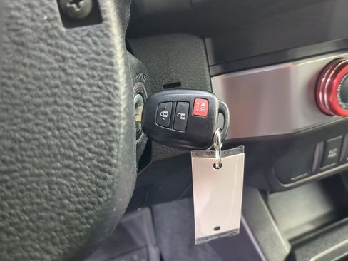 Used 2021 Toyota Tacoma SR image 25