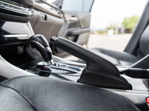 Used 2016 Honda Accord Touring image 36