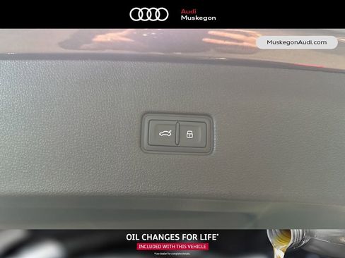 New 2025 Audi SQ8 Prestige image 28