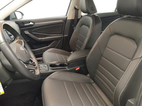 Used 2024 Volkswagen Jetta SE image 17