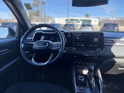 Used 2025 GMC Canyon Elevation w/ Convenience Package image 12