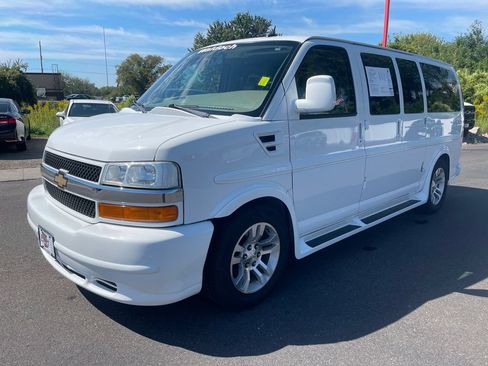 Used 2014 Chevrolet Express 1500 AWD image 4
