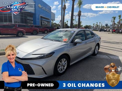 Used 2025 Toyota Camry LE FWD image 1