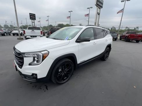 Used 2022 GMC Terrain SLT w/ Elevation Edition AWD/4WD image 4