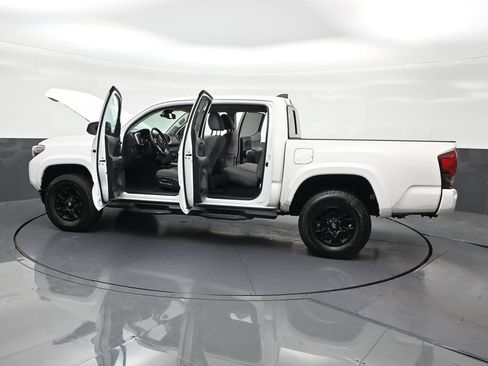 Used 2022 Toyota Tacoma SR5 RWD image 34