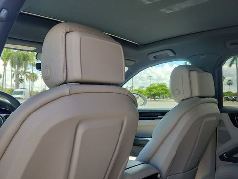 Used 2020 Porsche Cayenne S image 12