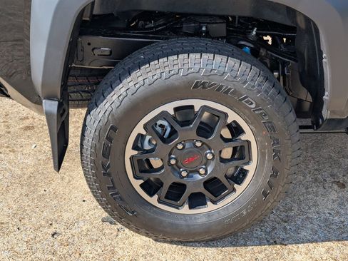 New 2025 Toyota Tacoma TRD Off-Road image 17