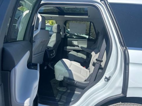 New 2026 Ford Expedition Active image 25