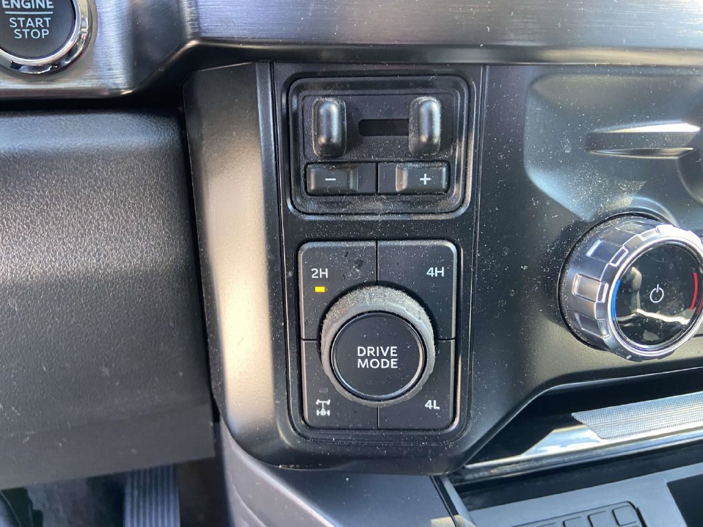 Used 2024 Ford F250 Lariat w/ Sport Appearance Package AWD/4WD image 23