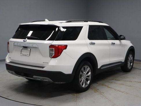Used 2023 Ford Explorer XLT w/ Equipment Group 202A AWD/4WD image 11