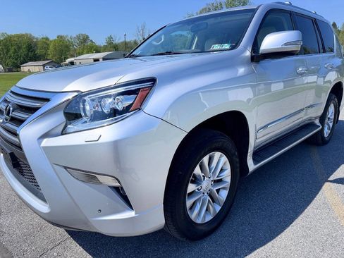 Used 2015 Lexus GX 460 w/ Premium Package AWD/4WD image 3