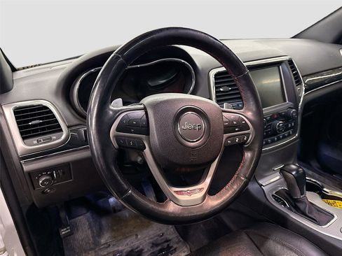 Used 2017 Jeep Grand Cherokee Trailhawk w/ Trailhawk Luxury Group image 4