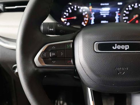 Used 2023 Jeep Compass Limited image 40