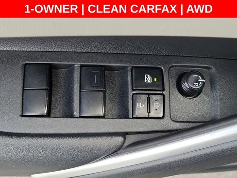 Used 2024 Toyota Corolla Cross L AWD/4WD image 21