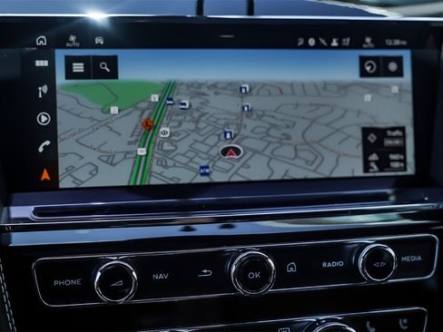 Certified 2024 Bentley Bentayga Extended Wheelbase image 23