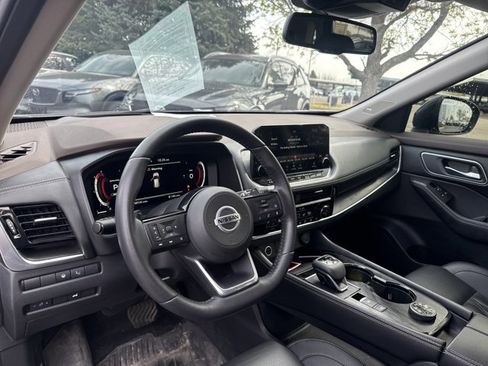 Used 2021 Nissan Rogue Platinum image 15