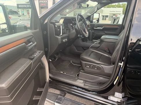 Certified 2024 GMC Sierra 2500 Denali w/ Denali Reserve Package AWD/4WD image 5