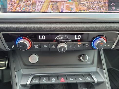 Used 2020 Audi Q3 2.0T Prestige w/ Prestige Package image 34