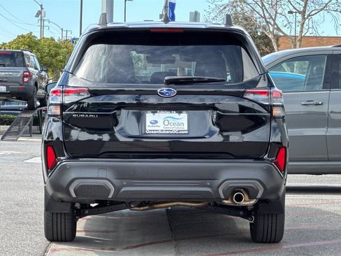 Certified 2025 Subaru Forester Limited image 6