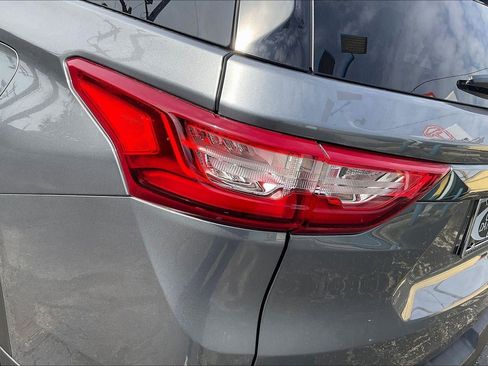 Used 2019 Chevrolet Traverse RS FWD image 29