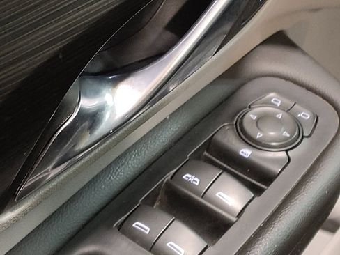 Used 2023 GMC Terrain SLE image 27