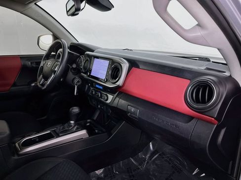 Used 2021 Toyota Tacoma SR5 RWD image 32