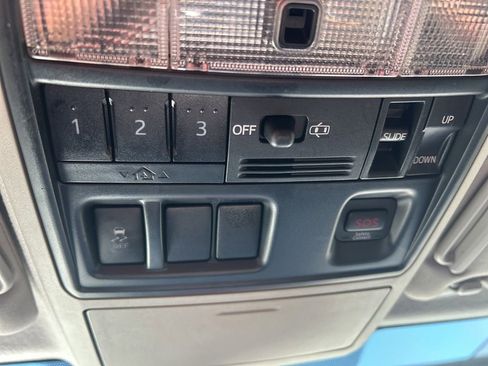 Used 2017 Toyota 4Runner Limited RWD image 18