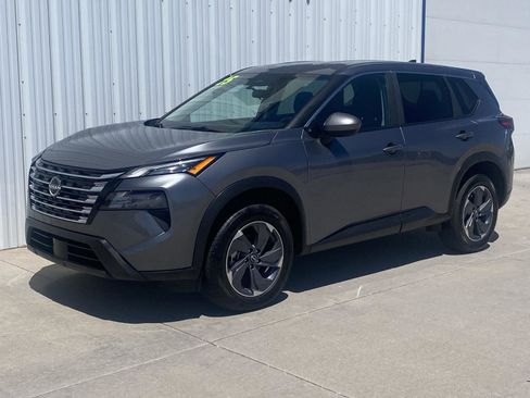 Used 2025 Nissan Rogue SV FWD image 1