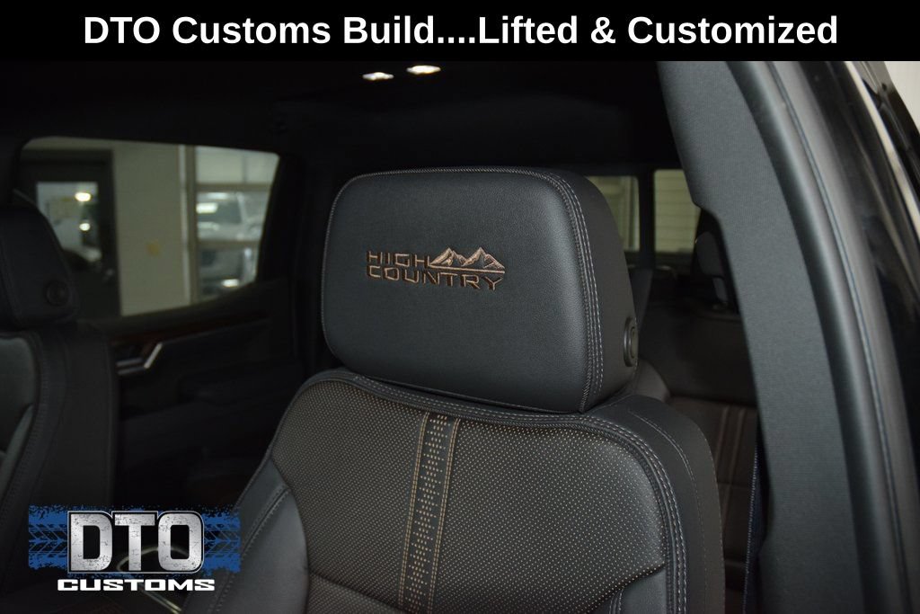 Used 2025 Chevrolet Silverado 1500 High Country w/ Midnight Edition AWD/4WD image 38