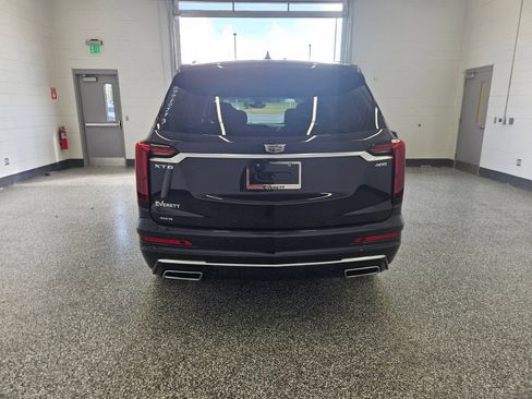 Used 2024 Cadillac XT6 Premium Luxury w/ Technology Package AWD/4WD image 4