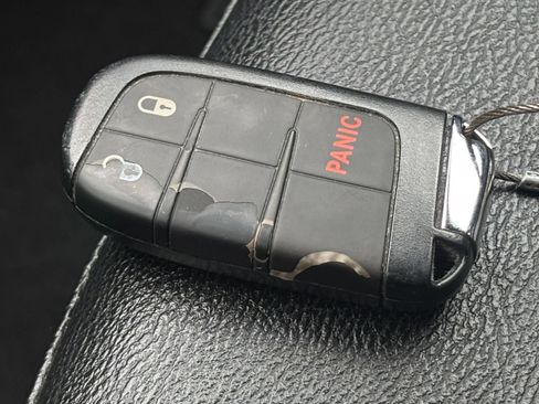 Used 2025 Jeep Compass Latitude AWD/4WD image 21