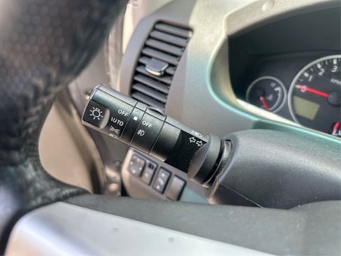 Used 2012 Nissan Pathfinder Silver AWD/4WD image 17