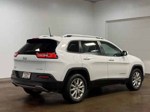 Used 2017 Jeep Cherokee Limited AWD/4WD image 23