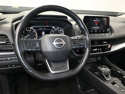 Used 2025 Nissan Rogue SV FWD image 22