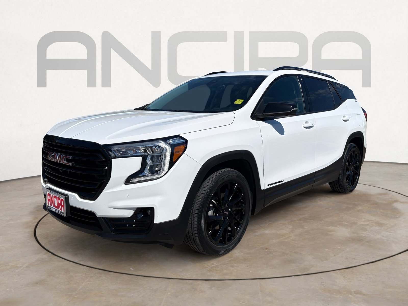 Used 2024 GMC Terrain SLT w/ Tech Package FWD image 7