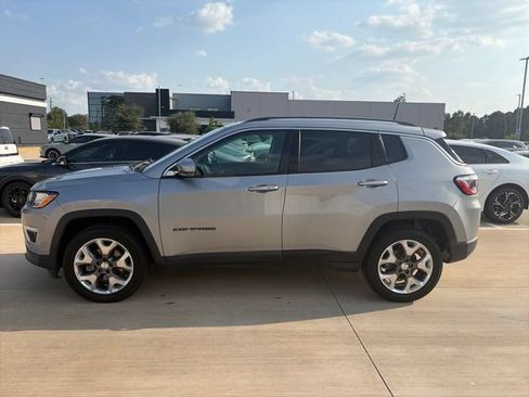 Used 2021 Jeep Compass Limited AWD/4WD image 2