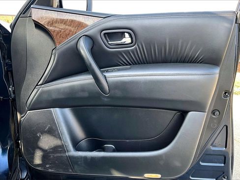 Certified 2017 INFINITI QX80 4WD w/ Driver Assistance Package image 24