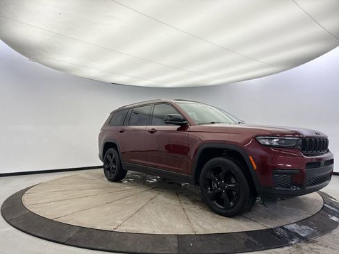 Used 2023 Jeep Grand Cherokee L Laredo image 7