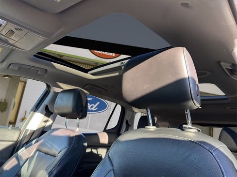 Used 2018 GMC Acadia SLT image 16