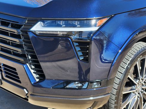 Used 2024 Lexus GX 550 w/ Accessory Package (2T) image 6