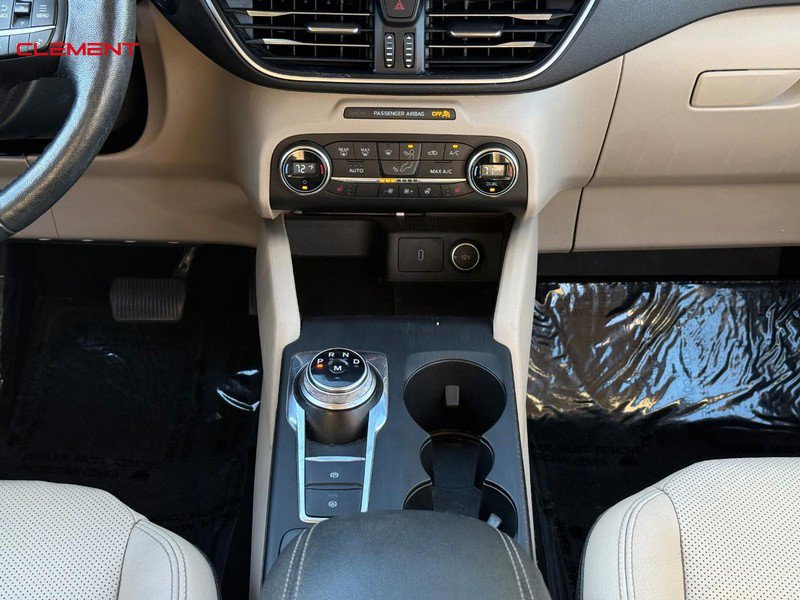 Used 2020 Ford Escape Titanium AWD/4WD image 19
