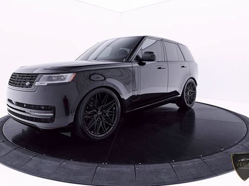 Used 2025 Land Rover Range Rover SE AWD/4WD image 9